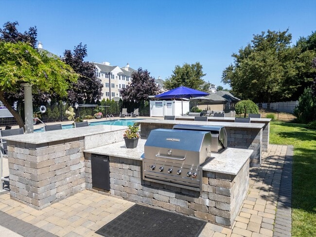 Grilling Station - Wellington Place Apartments