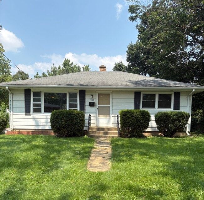 Building Photo - 1502 Steensland Dr Rental