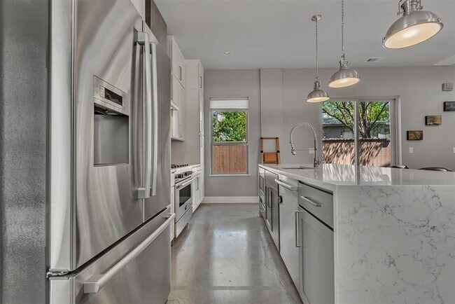 Photo - 3010 E 18th 1/2 St