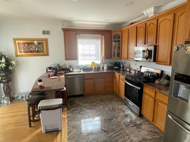 Cocina abierta al comedor - 248 Kingsland Ave Unidad 2