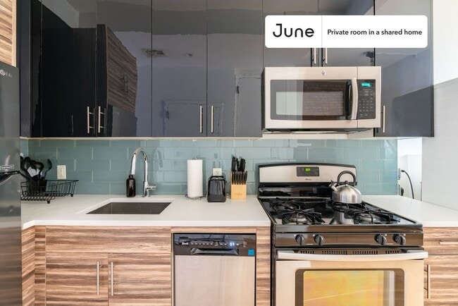 Room in Shared 3 bed/1 bath home in Central Harlem