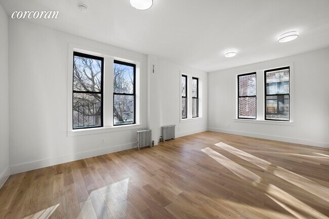 Photo - 217 Central Park N Unit : 7