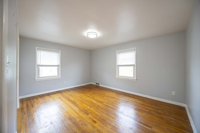 Photo - 2416 Warrensville Center Rd