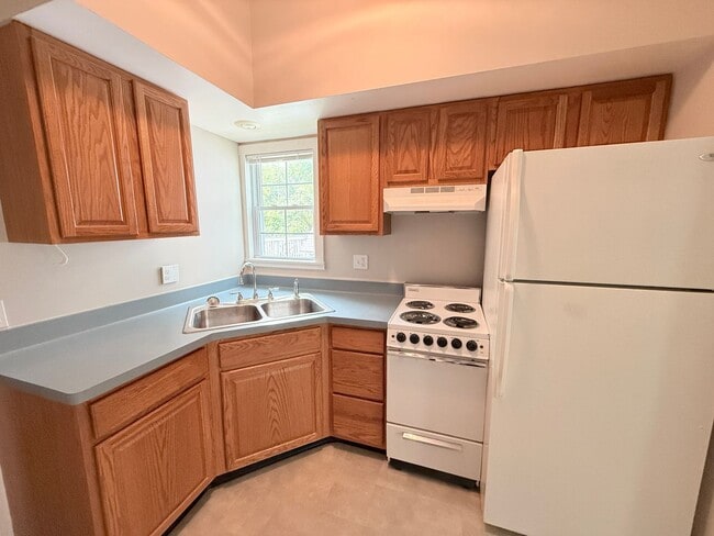 Photo - 315 W Trail St Unit Apt #3