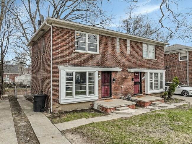 Photo - 18492 Greenfield Rd