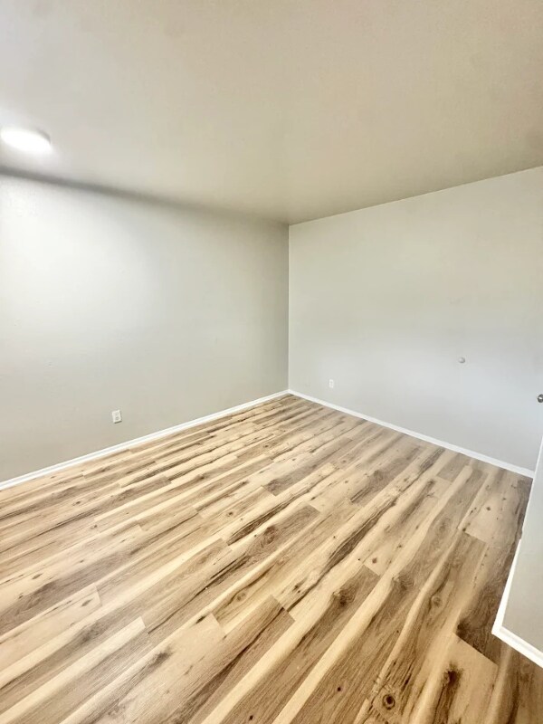 Photo - 319-321 E Brookside St Unidad 31