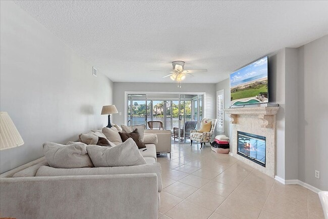 Photo - Fabulous Condo in The Pointe!