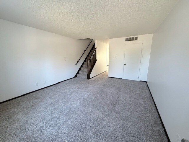1 Bd/Den- Living Room
