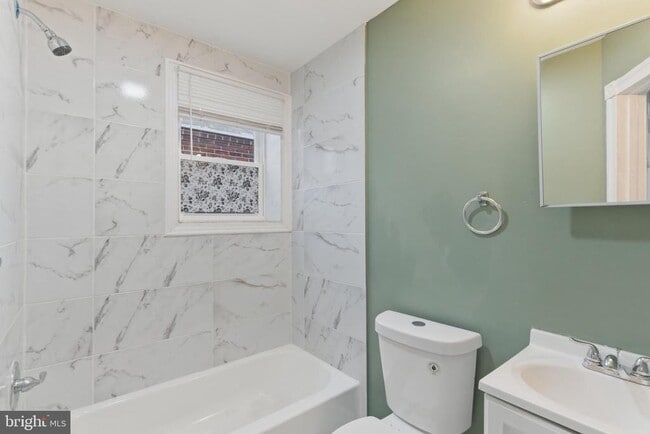 Photo - 3836 N Darien St