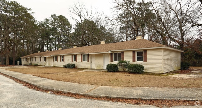 Chestnut Court Apartments - Chestnut Court Apartments