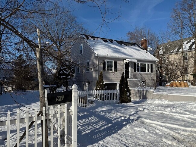 Photo - 91 Lower E St