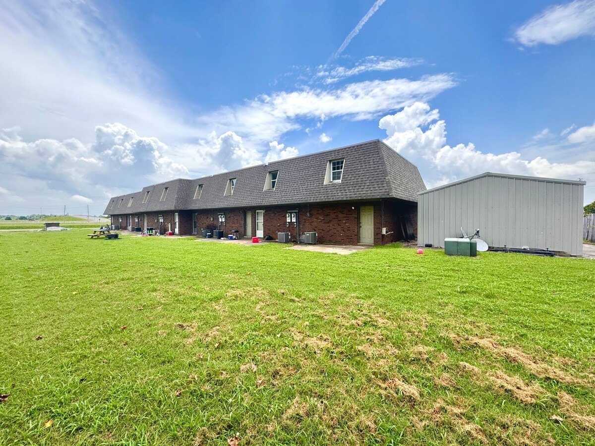 Photo - 2 Bedroom • 1.5 Bath • Townhouse Style Apartment in Newport