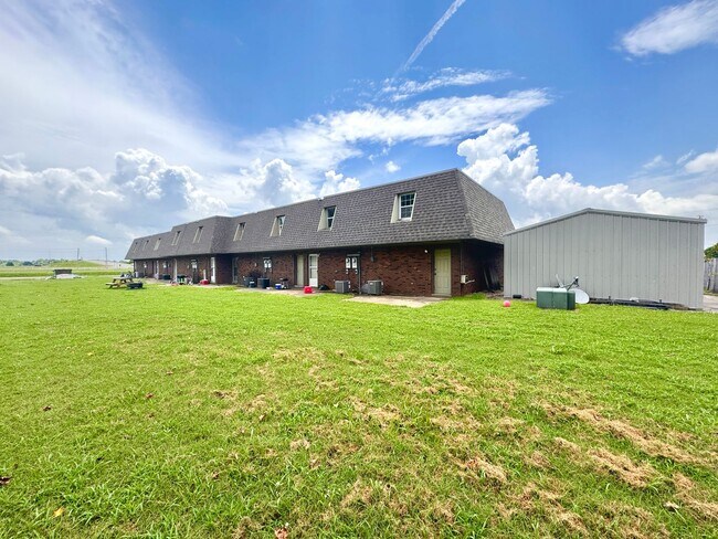 Photo - 2 Bedroom • 1.5 Bath • Townhouse Style Apa...