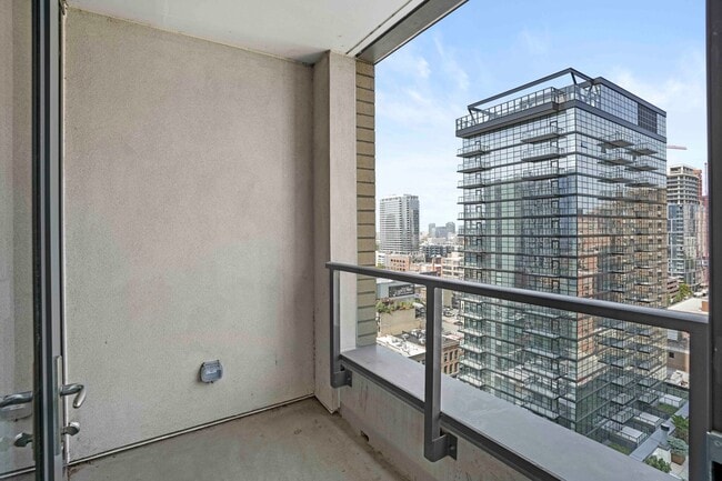 Photo - 167 W Superior St