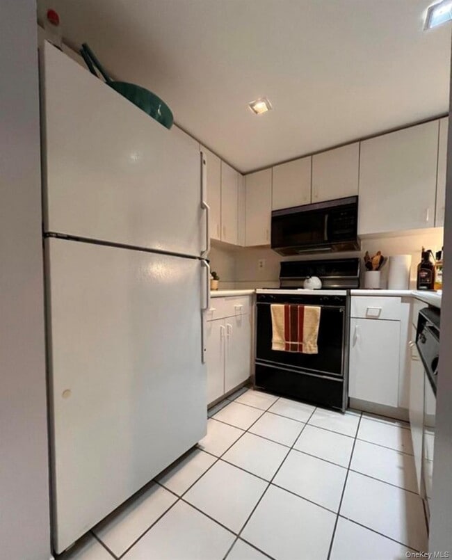 Photo - 170-190-190 Schofield St Unit 2K