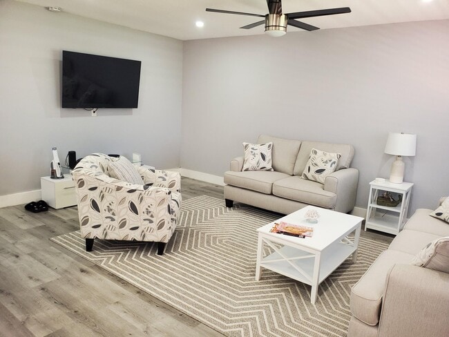 Photo - 564 Saxony Dr Unit 564