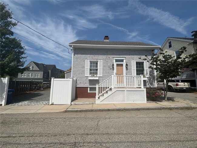 Building Photo - 25 McAllister St Rental