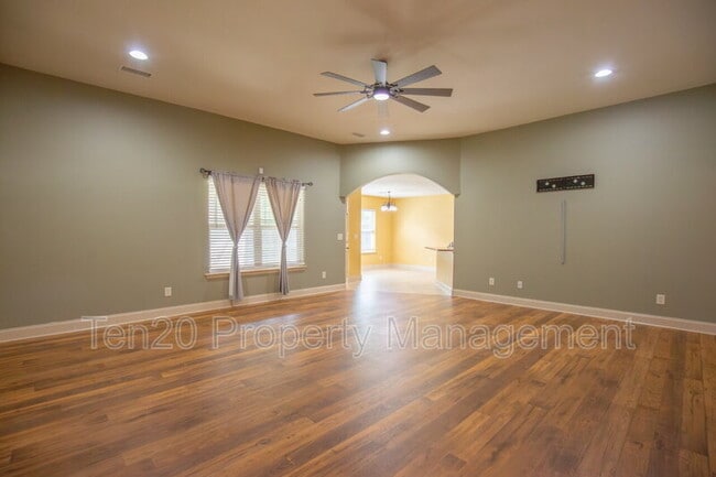 Photo - 130 Lee Road 2170