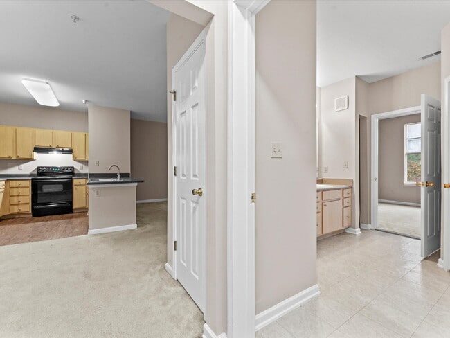 Photo - 704 Bristol Village Dr Unit Apt 204