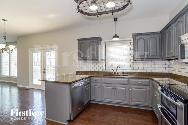 Photo - 15688 S Downing Ct