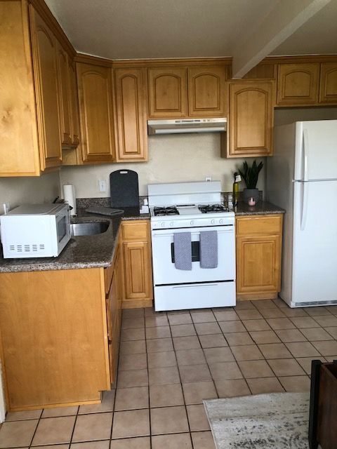 Building Photo - 340 Gifford Ave Unit 4- Rental