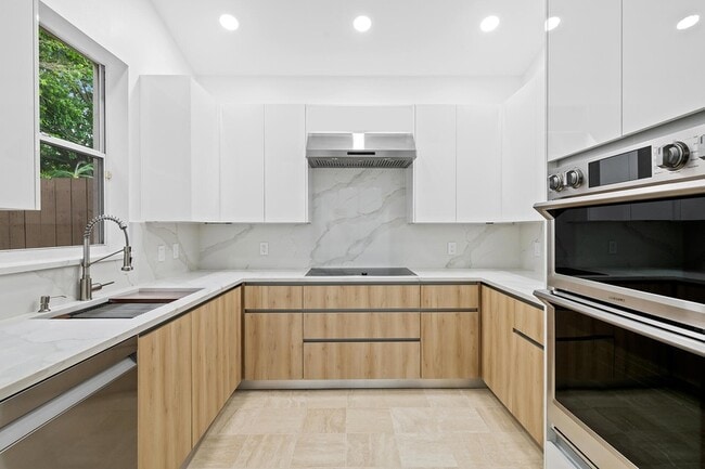 Photo - 2480 NW 66th Dr
