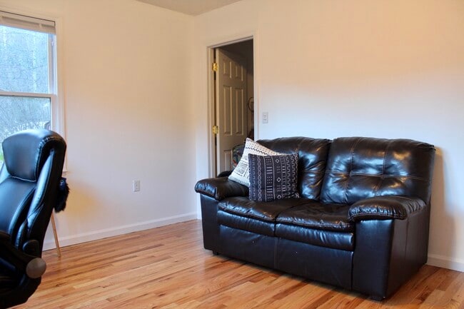 2nd Bedroom/Office - 28 Brown Hollow Ln