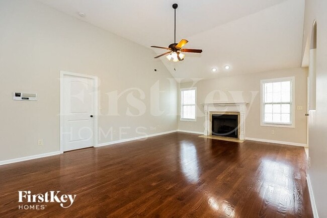 Photo - 698 Ellie Nat Dr