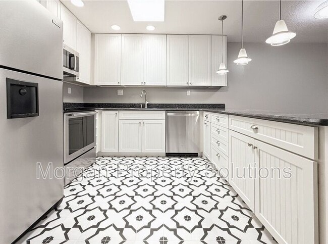 Photo - 892 Claydon Way