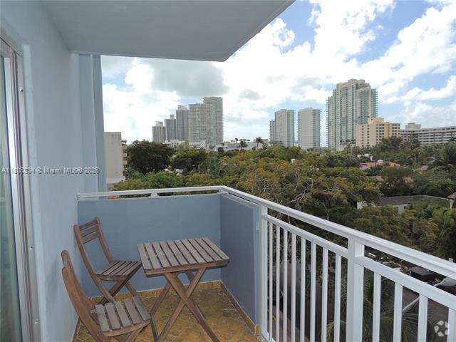 Building Photo - 947 Lenox Ave Unit 501 Rental
