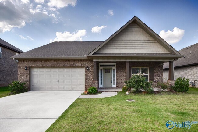 Photo - 171 Kingswood Dr House