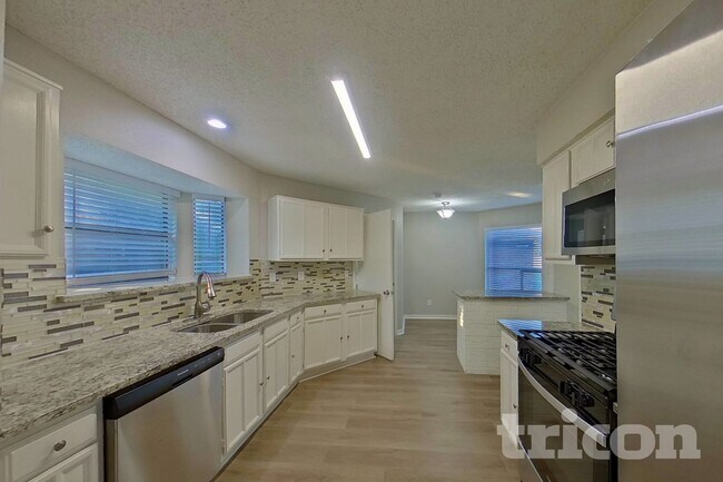 Photo - 2116 Stein Way