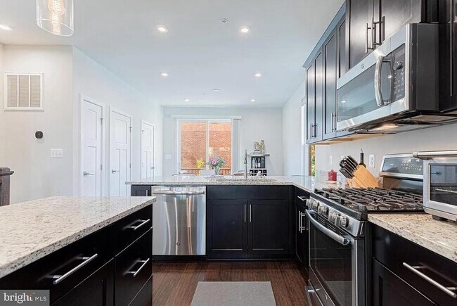 Photo - 6215 Herald St