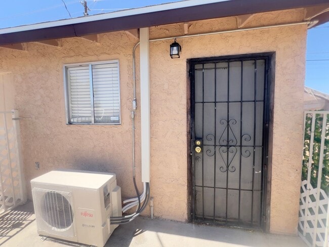 Building Photo - 1 bed and 1 bath located in Henderson, NV!