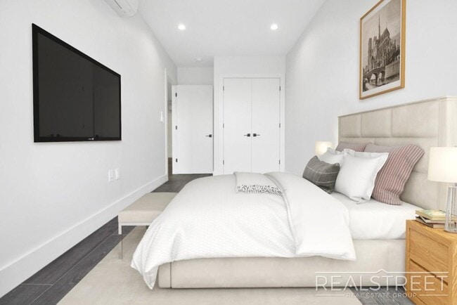 Photo - NO FEE! Grand Spacious 2 Bed in Prime Crown Heights Unidad 3A