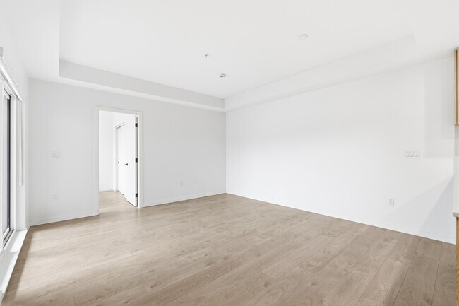 Photo - 19577-19577 65b Ave