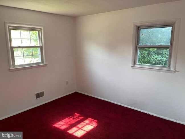 Photo - 1145 Lower Ferry Rd