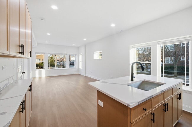 Photo - 1942 Elmwood Ave Unit 2F