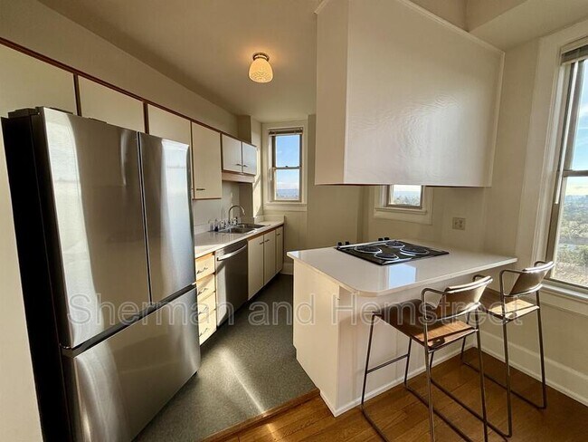 Photo - 2068 Walton Wy