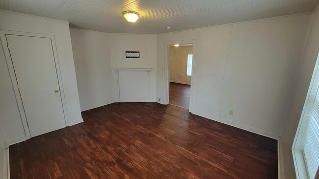 Photo - 208 N Hospital St