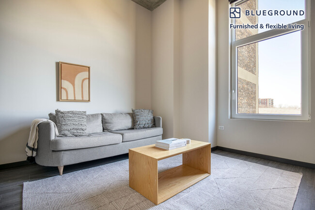 Building Photo - 150 N Ashland Ave Rental