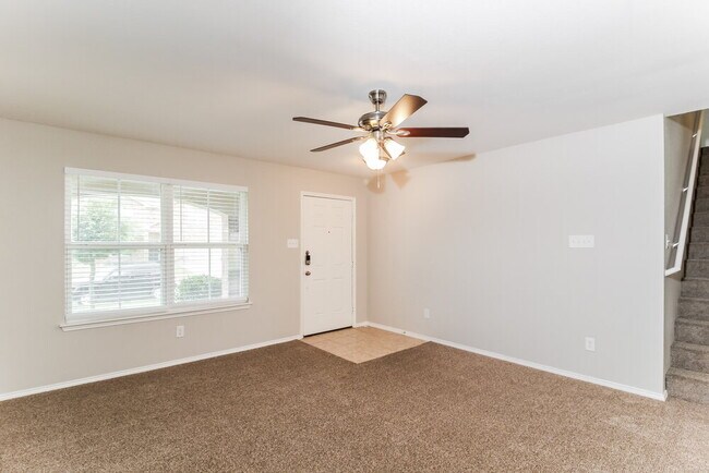 Photo - 1623 Kawati Way