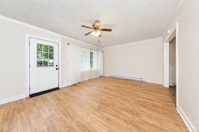 Photo - 104 Schenck Dr