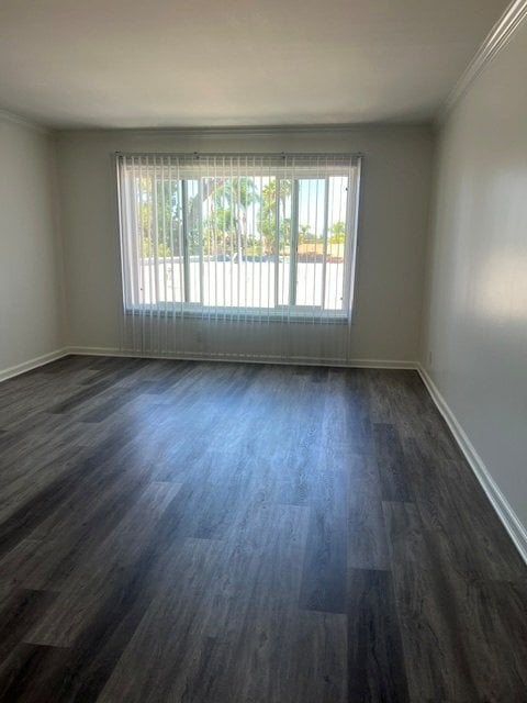 Building Photo - 20327 Saticoy St Unit 301