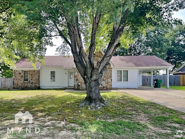 Building Photo - 5704 Ingleside Dr Rental