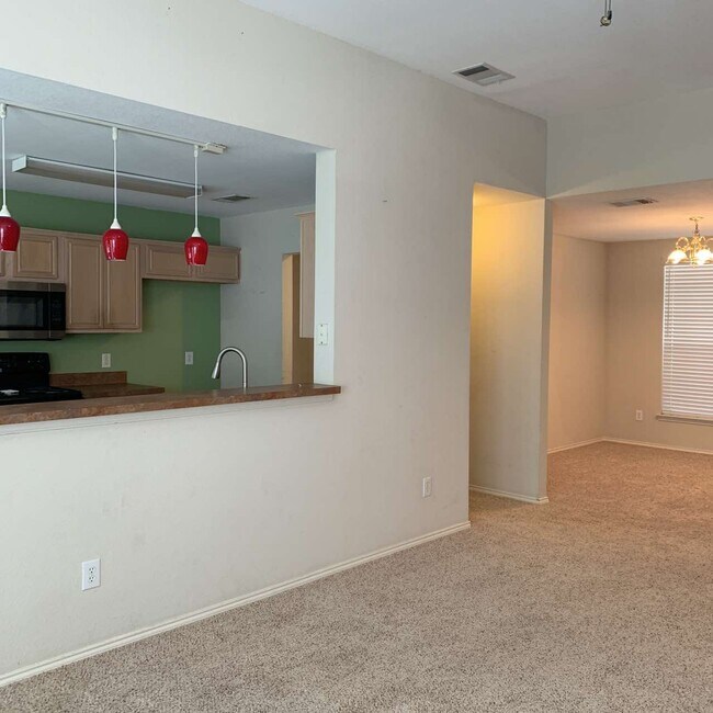 Photo - 208 N Rolling Meadow Dr