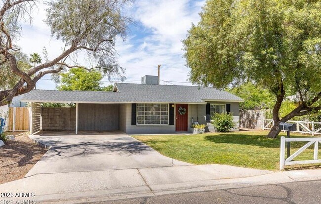 Photo - 3914 E Cheery Lynn Rd