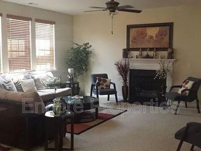 Photo - 1040 Pueblo Ridge Pl