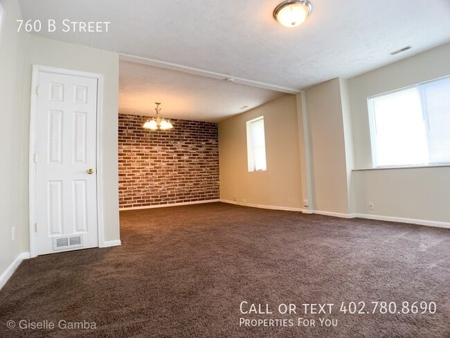 Photo - 760 B St