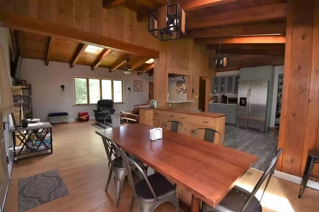 Photo - "Hoosier Daddy"- This fully furnished, tur...